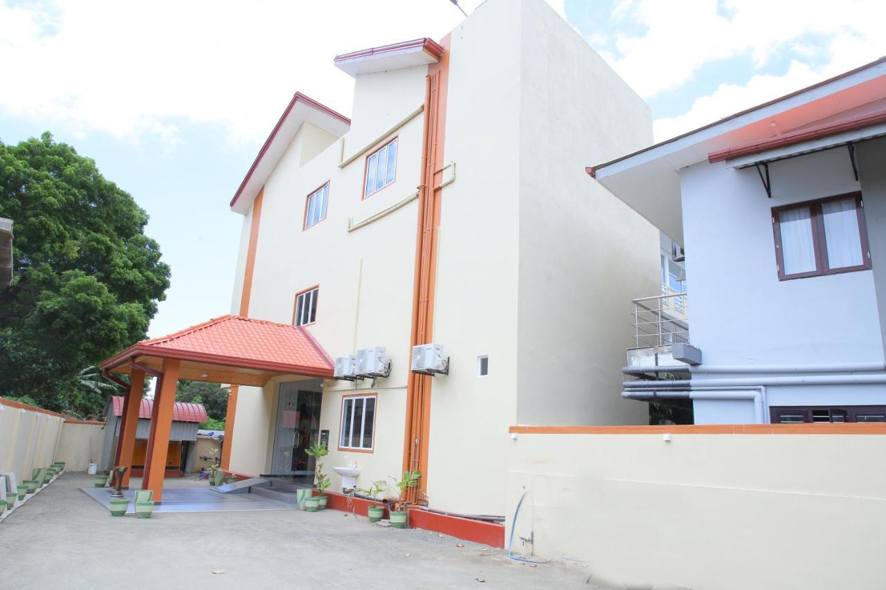 Hotel Cedar Jaffna Exteriör bild