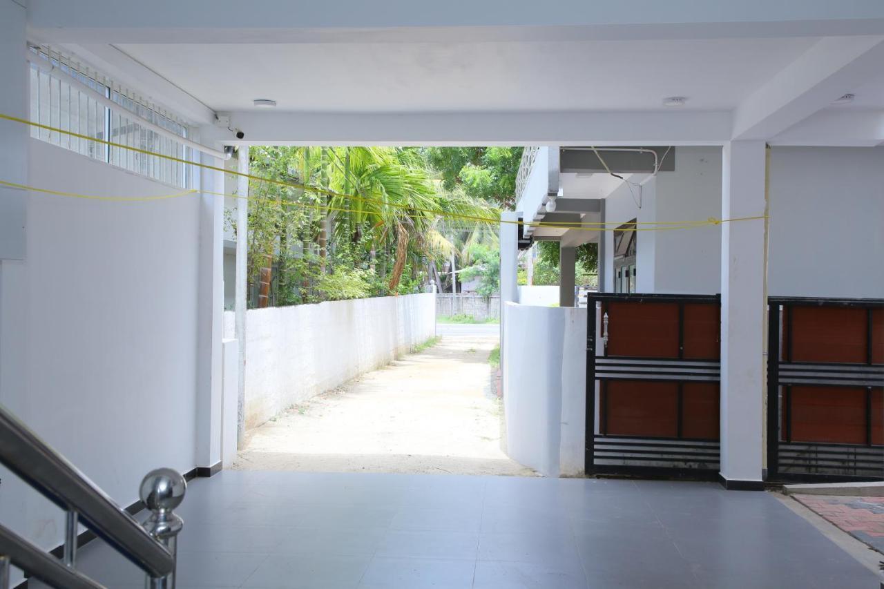 Hotel Cedar Jaffna Exteriör bild
