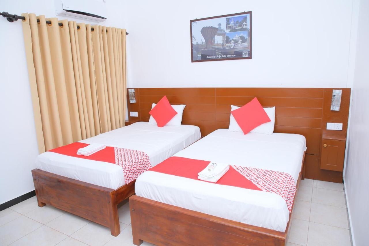 Hotel Cedar Jaffna Exteriör bild