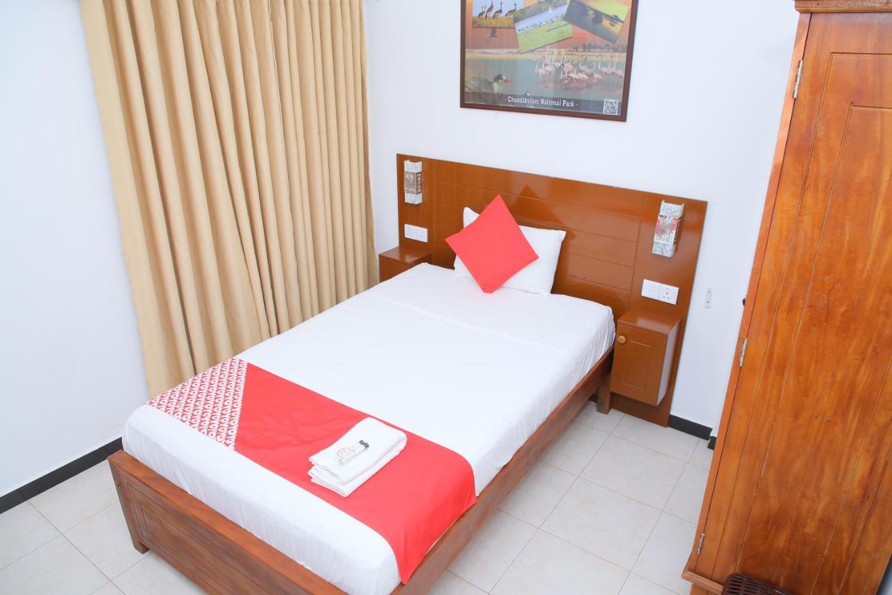 Hotel Cedar Jaffna Exteriör bild