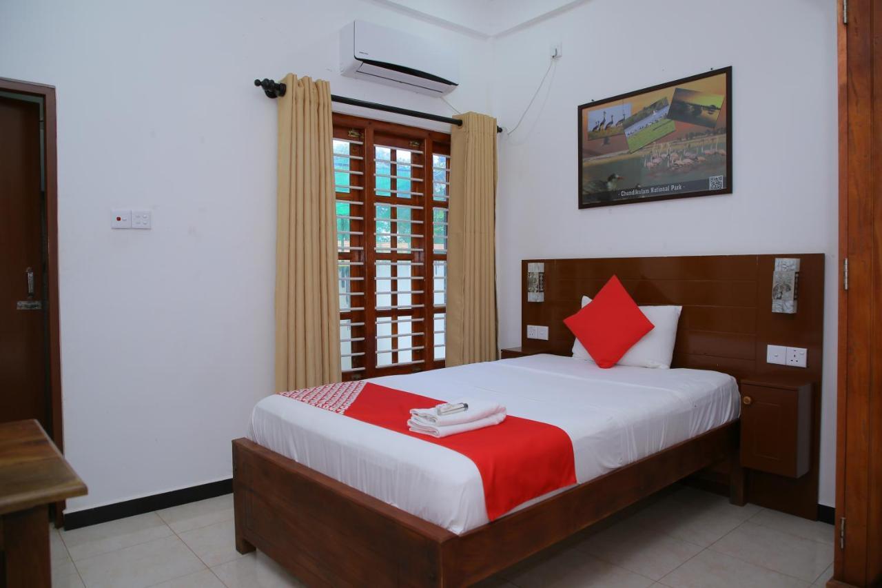 Hotel Cedar Jaffna Exteriör bild