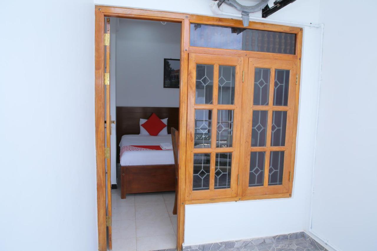 Hotel Cedar Jaffna Exteriör bild