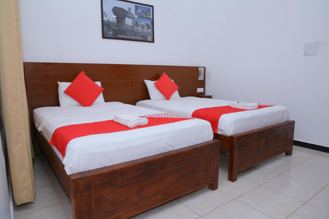 Hotel Cedar Jaffna Exteriör bild